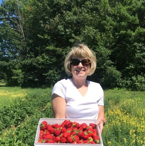 Meet your Posher, Angela - Picture 1 of 1